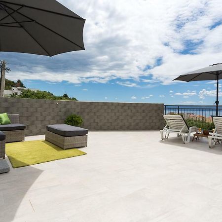 Apartments Lidija - Sea View Apartment With Exclusive Right Of Using Hot Tub Or Split Level Apartment With Exclusive Right Of Using Pool Podstrana Exterior foto