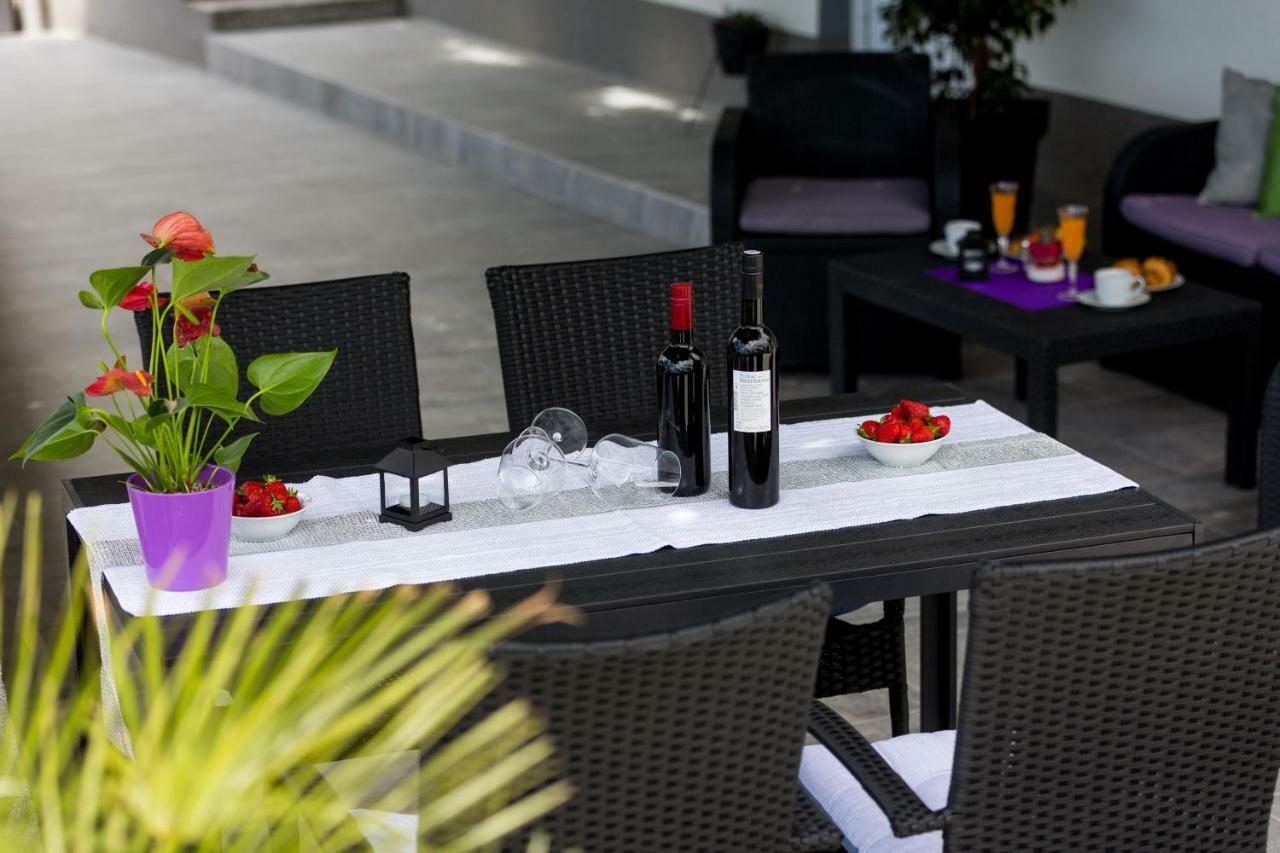 Apartments Lidija - Sea View Apartment With Exclusive Right Of Using Hot Tub Or Split Level Apartment With Exclusive Right Of Using Pool Podstrana Exterior foto