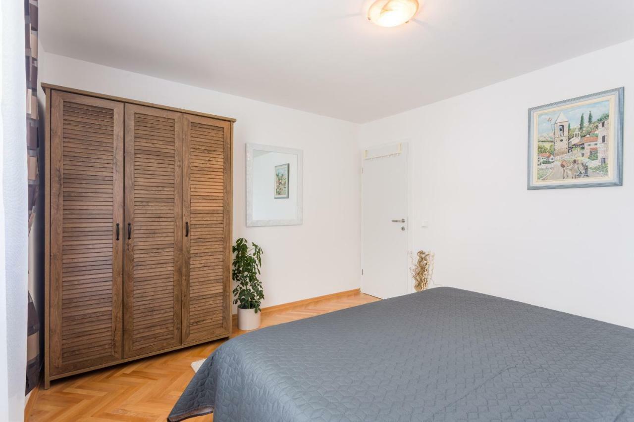 Apartments Lidija - Sea View Apartment With Exclusive Right Of Using Hot Tub Or Split Level Apartment With Exclusive Right Of Using Pool Podstrana Exterior foto